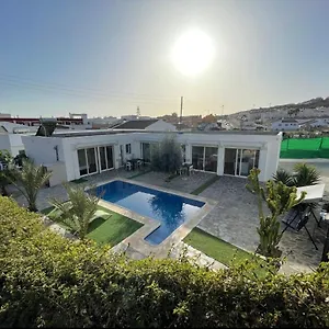 https://pool-villa-beach-house.1costadelsol.com